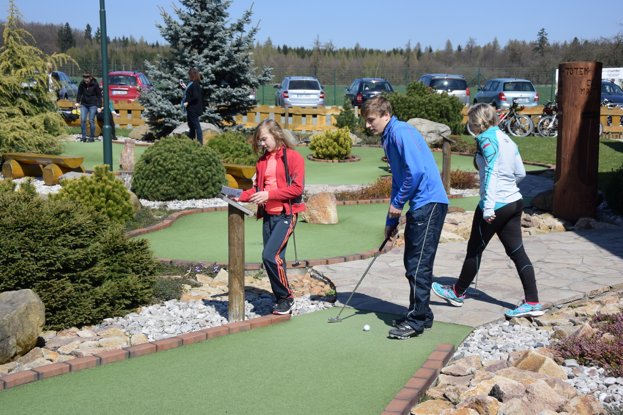 Adventure golf 2015 - 06 - 2015-04-19