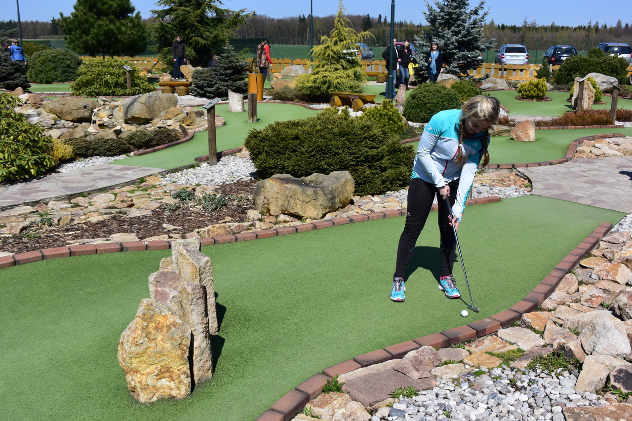 Adventure golf 2015 - 07 - 2015-04-19