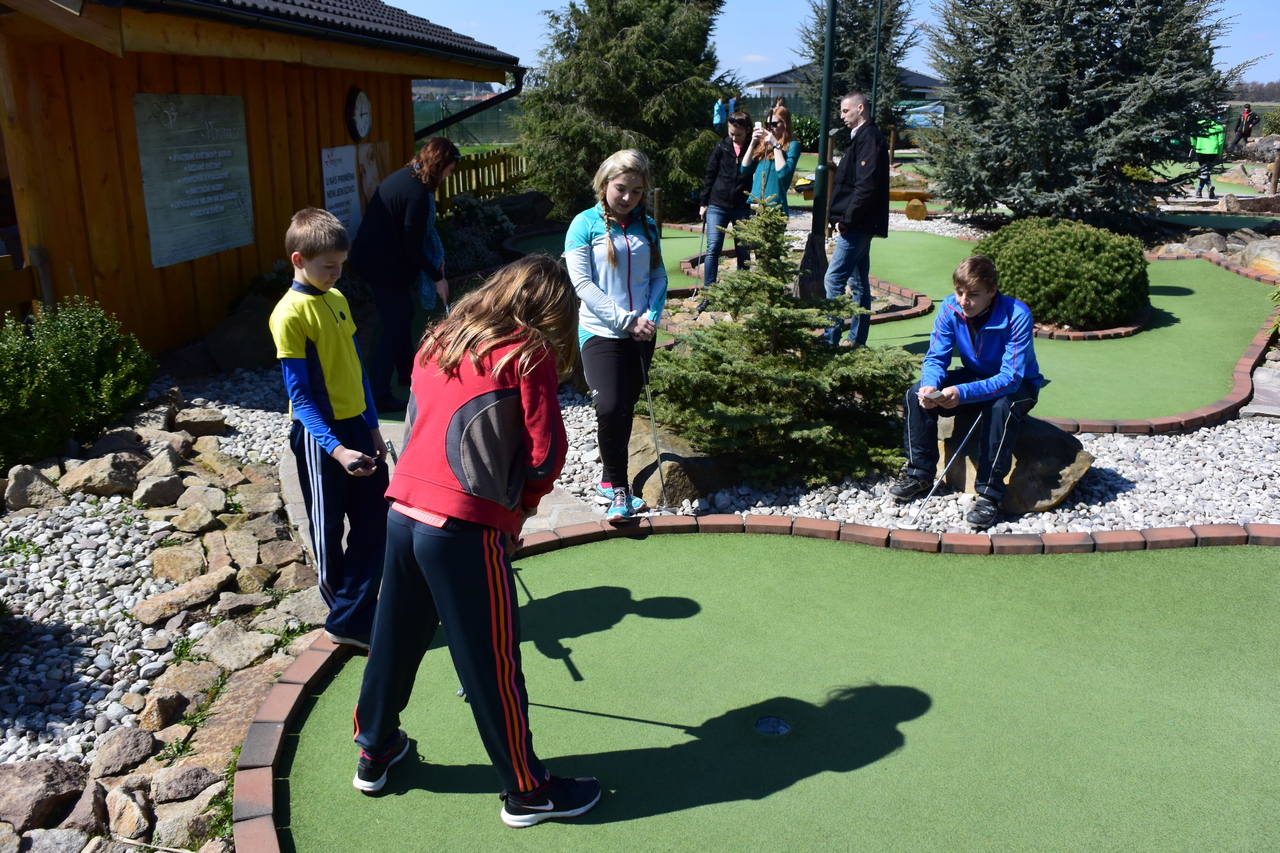Adventure golf 2015 - 10 - 2015-04-19